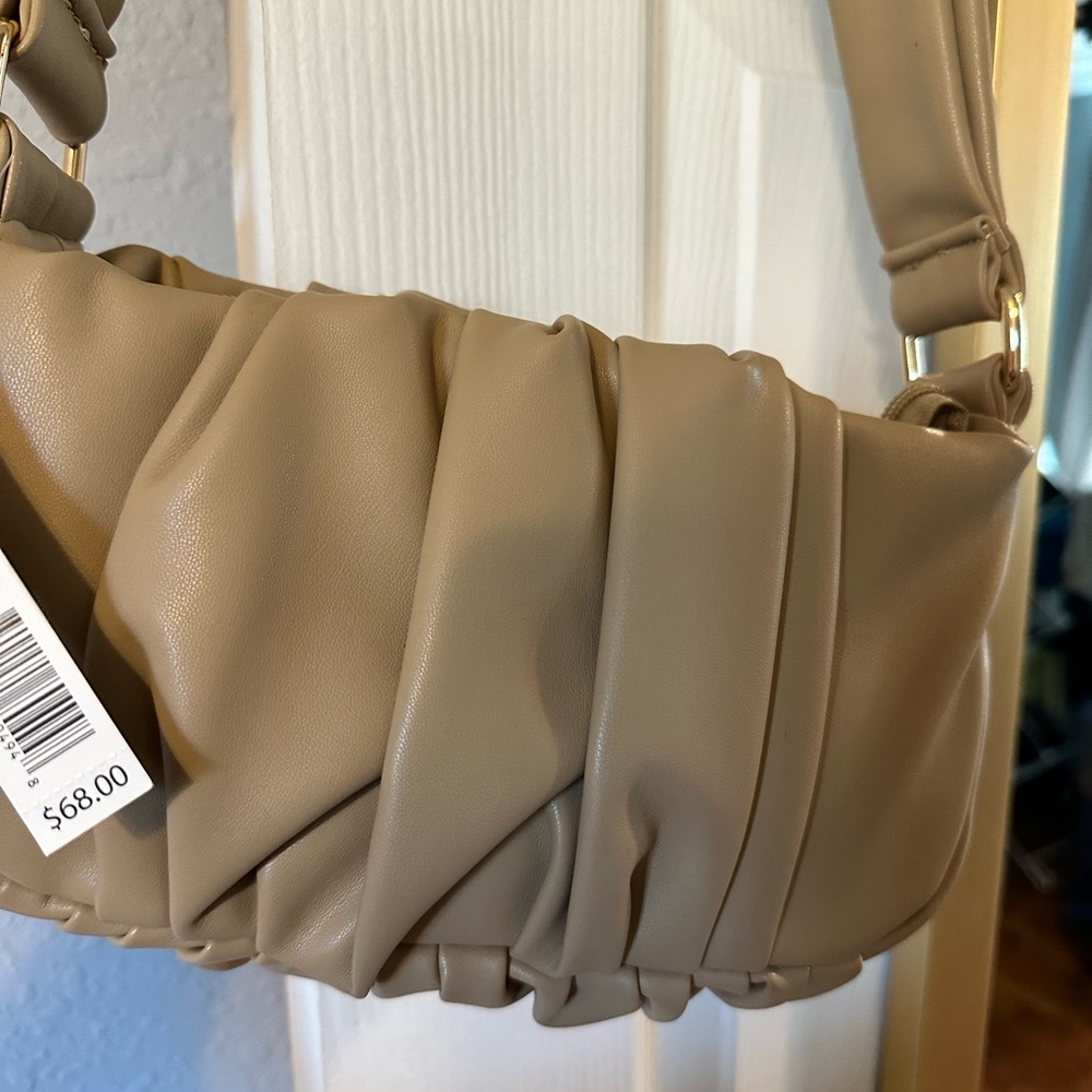 Tan Purse / never used